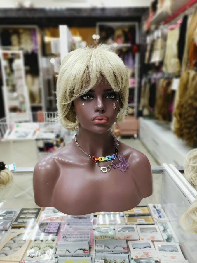 Фото Парик из термо волокна с объёмной стрижкой, мелированный блондин - магазин  "Домик Принцессы"