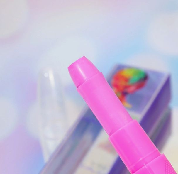Фото Мелок для волос в форме карандаша нежный розовый, 1шт - магазин  "Домик Принцессы"