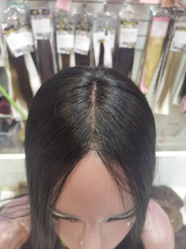 Фото Накладка прямая из эко волоса филированная стрижка на 4х заколках 25 см цвет 1.1 черный - магазин  "Домик Принцессы"