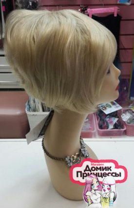 Фото Парик искусственный объемное каре с челкой Цвет JR102 Блонд - магазин  "Домик Принцессы"