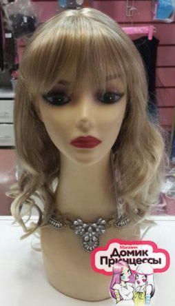 Фото Парик из искусственных волос длинный в локонах с челкой Цвет 15bt613 Микс блонд - магазин  "Домик Принцессы"