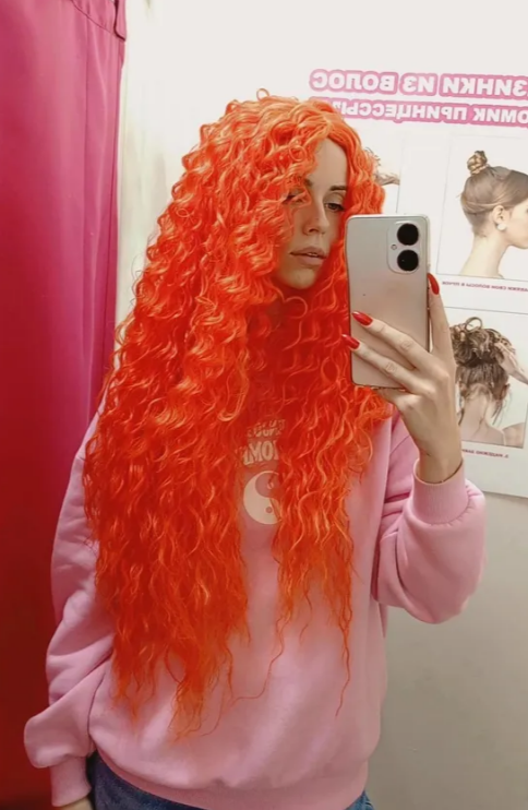 Фото Парик из термо волокна с эффектом мокрых волос 75см ярко-рыжий Orange - магазин  "Домик Принцессы"