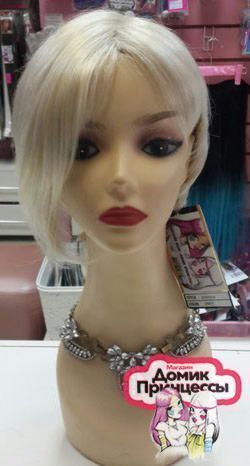 Фото Парик искусственный модная ассиметричная стрижка Цвет 266T Яркий блонд - магазин  "Домик Принцессы"