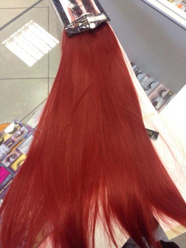 Фото Волосы на заколках искусственные 8 лент термо 137 ярко красный оттенок длина 60см - магазин  "Домик Принцессы"